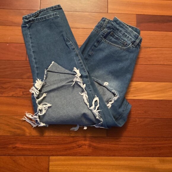 Heavily Distressed Boyfriend jeans size Medium - Picture 2 of 6